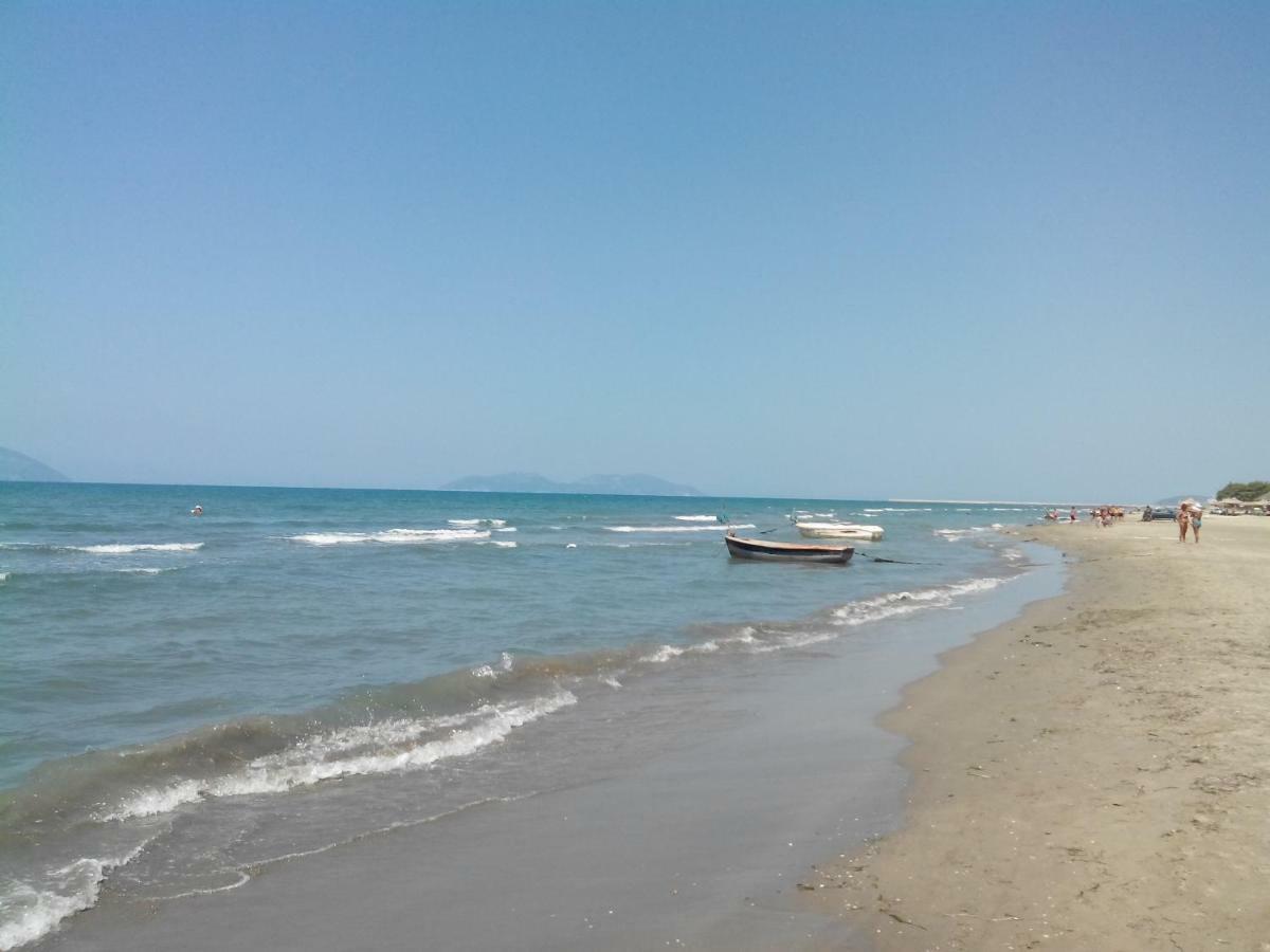 Rass' Apartment Vlorë Eksteriør billede